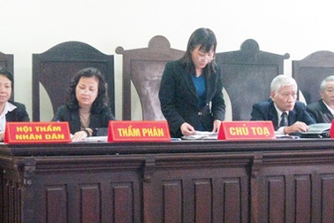 Buồn vui ở hàng ghế phán xét 