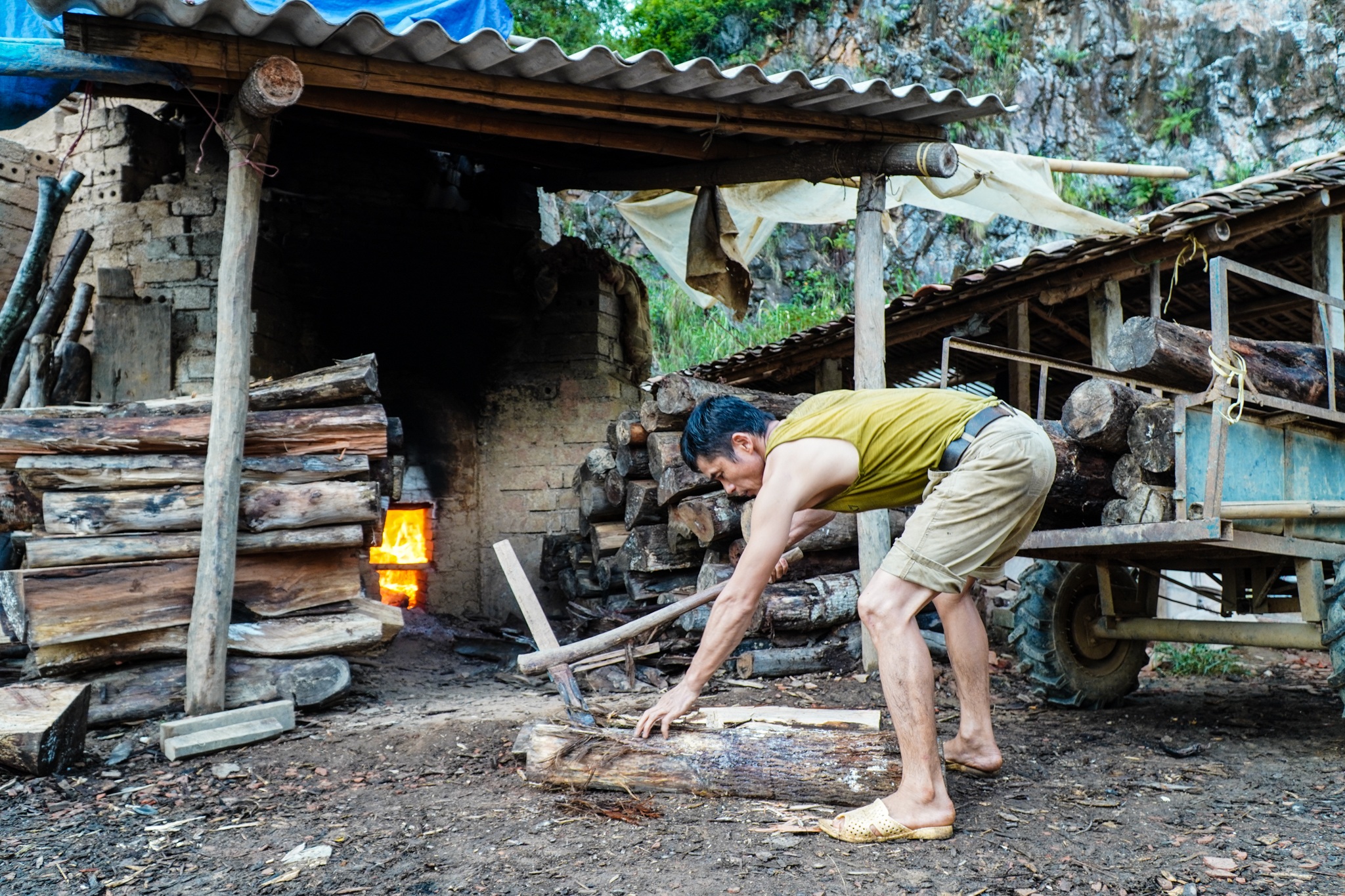Ngôi làng cuối cùng giữ nghề làm ngói lưu ly ở miền biên viễn Lạng Sơn - 19 Ngôi làng cuối cùng giữ nghề làm ngói lưu ly ở miền biên viễn Lạng Sơn - 19