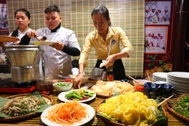 Lần đầu tiên tổ chức chợ ẩm thực di sản Hội An