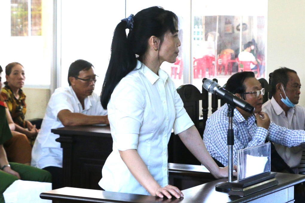 Luật sư rởm lừa đảo gần 2 tỷ đồng của khách hàng - 1 Luật sư rởm lừa đảo gần 2 tỷ đồng của khách hàng - 1