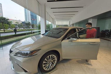 Hết giảm phí trước bạ, các hãng xe tung loạt chiêu dụ khách mua xe Tết