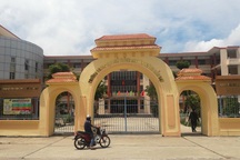 Trường chuyên sai phạm tiền tỷ… hiệu trưởng bị kiểm điểm, rút kinh nghiệm?