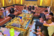 17 nam nữ mở tiệc "bay lắc" trong quán hát