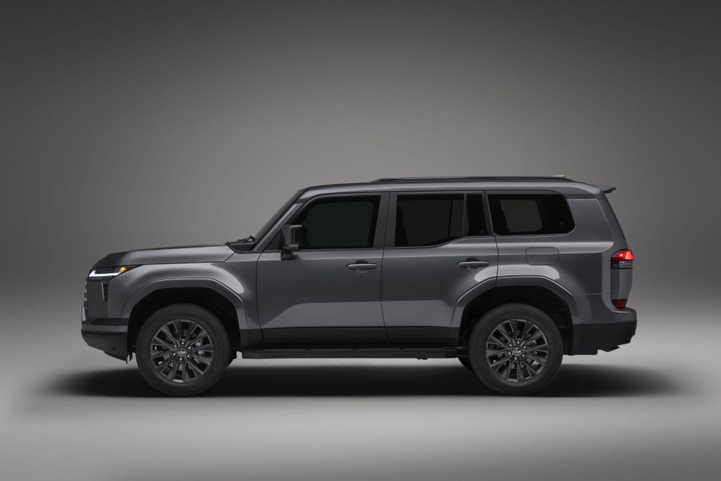 Chi tiết Lexus GX 2024: Thiết kế lột xác gây tranh cãi, không còn máy V8 - 6 Chi tiết Lexus GX 2024: Thiết kế lột xác gây tranh cãi, không còn máy V8 - 6