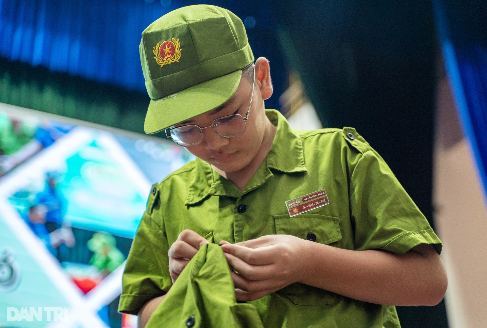 Hàng trăm em nhỏ hào hứng trải nghiệm trại hè làm chiến sĩ Công an nhân dân - 9 Hàng trăm em nhỏ hào hứng trải nghiệm trại hè làm chiến sĩ Công an nhân dân - 9