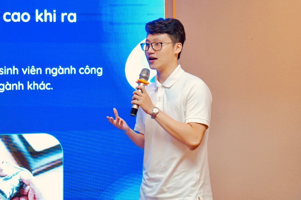 Chàng thủ khoa đa tài của trường Ams, có điểm thi khối D07 cao nhất Hà Nội - 3 Chàng thủ khoa đa tài của trường Ams, có điểm thi khối D07 cao nhất Hà Nội - 3