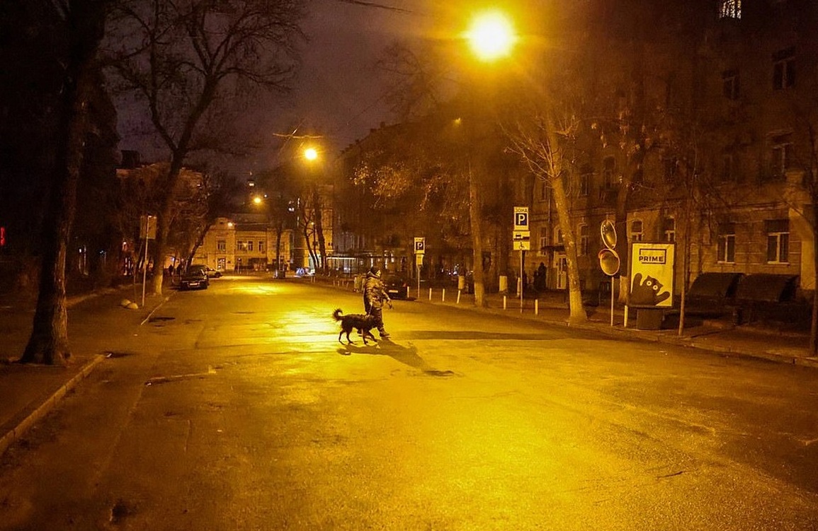 Người Ukraine nằm la liệt ở ga tàu, vội vã tháo chạy khỏi chiến sự - 5 Người Ukraine nằm la liệt ở ga tàu, vội vã tháo chạy khỏi chiến sự - 5
