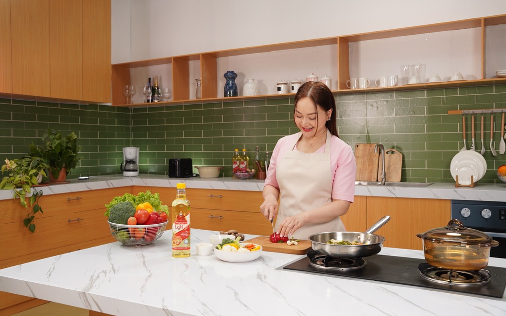 Bí quyết chăm sóc sức khỏe gia đình từ căn bếp: Khi dầu ăn cũng là yếu tố quyết định - 2 Bí quyết chăm sóc sức khỏe gia đình từ căn bếp: Khi dầu ăn cũng là yếu tố quyết định - 2