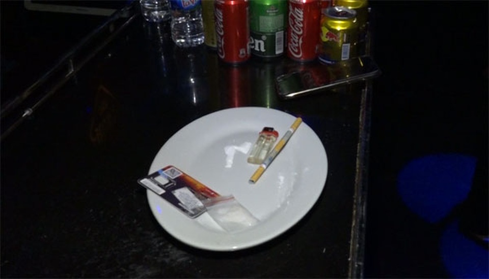 Gần 100 người phê ma túy tại 2 quán bar, karaoke - 3 Gần 100 người phê ma túy tại 2 quán bar, karaoke - 3