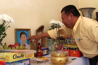 Nhiều điểm “mập mờ” trong vụ bác sĩ bị “tố” tắc trách, bé trai 13 tuổi tử vong!