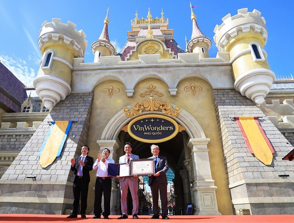 Khai trương công viên chủ đề lớn nhất Việt Nam – VinWonders Phú Quốc - 2 Khai trương công viên chủ đề lớn nhất Việt Nam – VinWonders Phú Quốc - 2