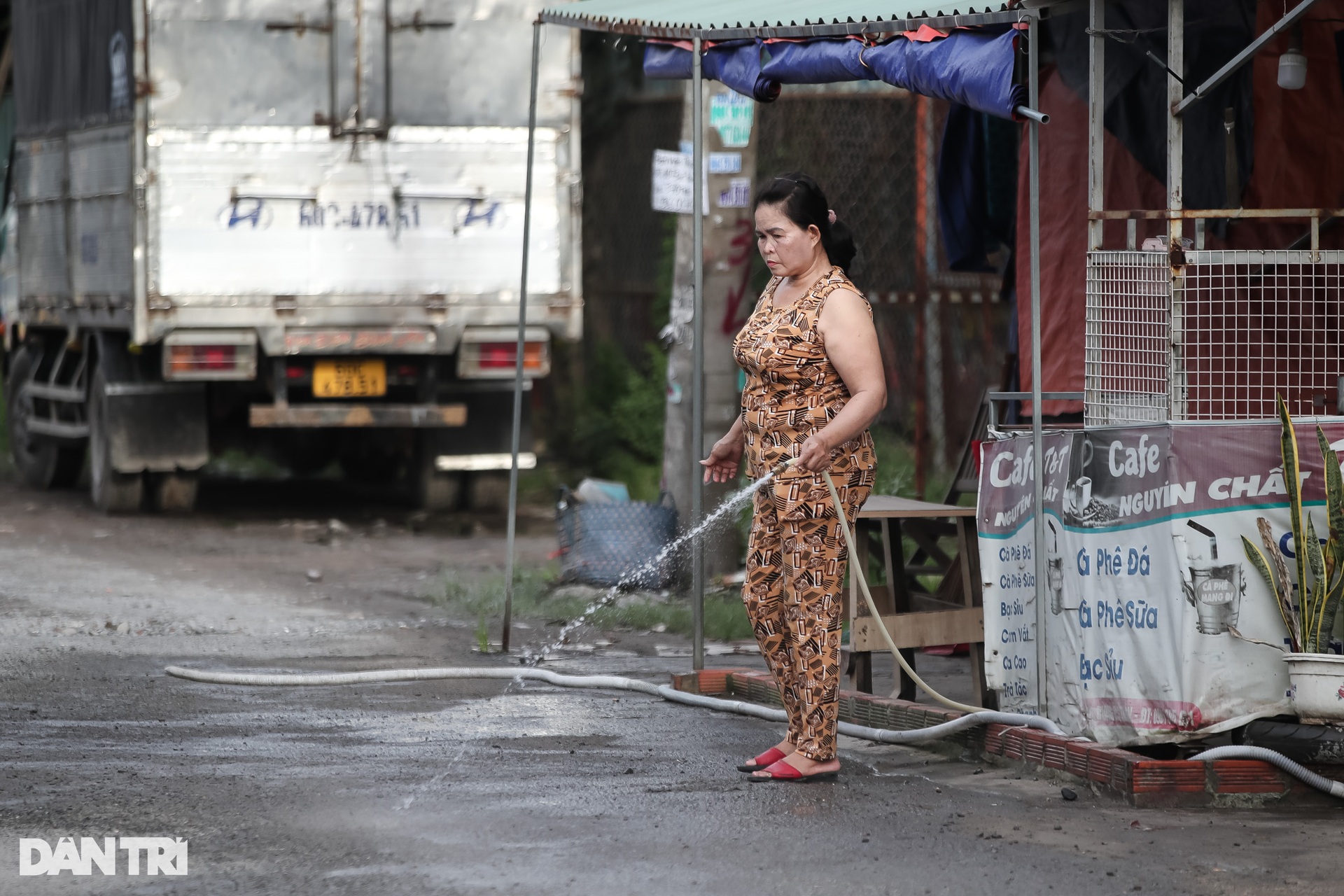 Con đường có hàng trăm ổ gà, hố bom khiến người dân ngao ngán ở TPHCM - 11 Con đường có hàng trăm ổ gà, hố bom khiến người dân ngao ngán ở TPHCM - 11