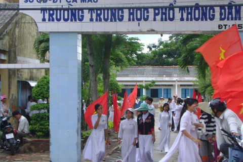 Cà Mau: Bị cấm thi, thí sinh định tự tử