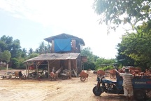 Quảng Ngãi: Không dễ tìm việc cho gần 1.000 lao động làm gạch thủ công