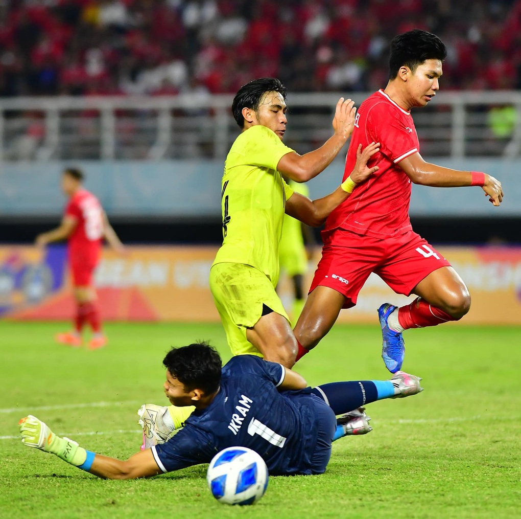 Đánh bại Australia, Thái Lan gặp Indonesia ở chung kết U19 Đông Nam Á - 2 Đánh bại Australia, Thái Lan gặp Indonesia ở chung kết U19 Đông Nam Á - 2