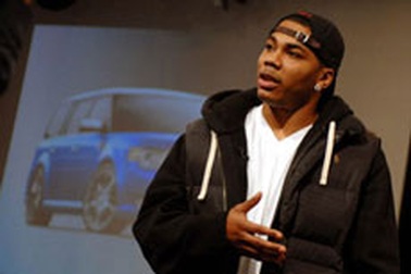 Chiếc Ford Flex “độ” của ca sỹ Nelly