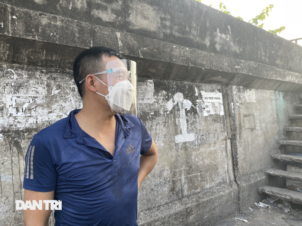 Tiểu thương sốt ruột mong chạy hàng khỏi chợ Long Biên - 2