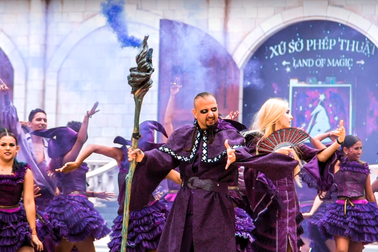 Chiêm ngưỡng những màn nghệ thuật ấn tượng tại show nghệ thuật “Vũ hội Ánh Dương”