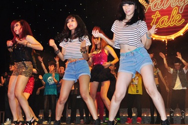 St.319 Việt Nam trở thành nhóm cover Kpop ảnh hưởng nhất thế giới