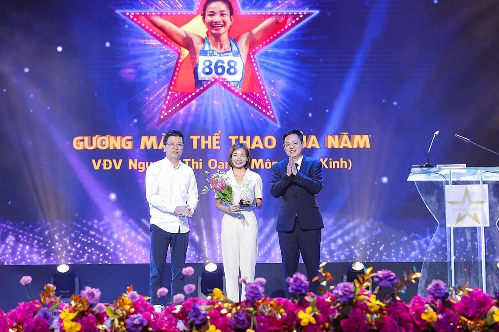 Hình ảnh nữ tính hiếm thấy của siêu nhân Nguyễn Thị Oanh - 2 Hình ảnh nữ tính hiếm thấy của siêu nhân Nguyễn Thị Oanh - 2