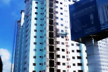 Thoát chết kỳ diệu sau khi rơi từ tầng 12 xuống đất