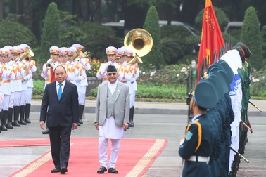 Thủ tướng Nguyễn Xuân Phúc đón người đồng cấp Nepal thăm chính thức Việt Nam