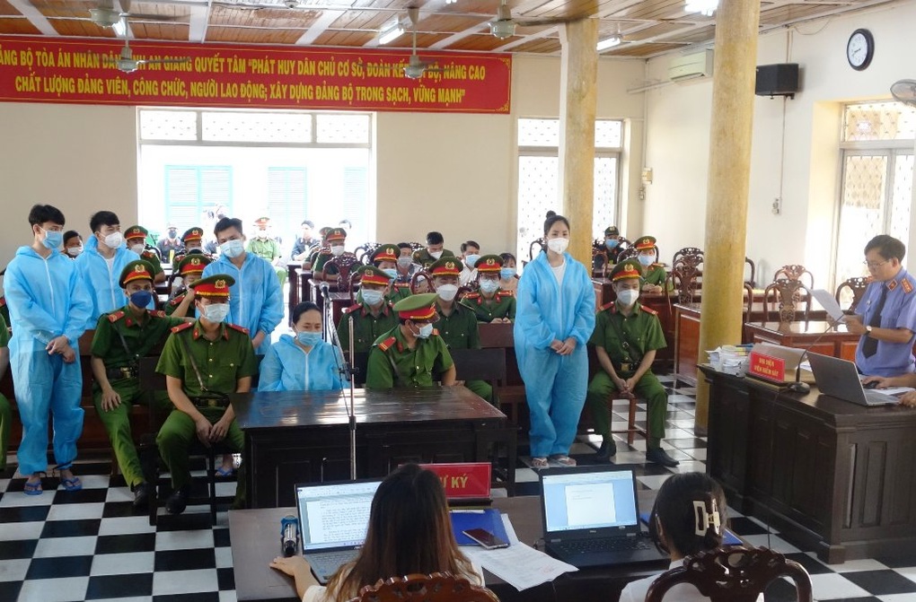 Tuyên tử hình 4 thanh niên mua bán 30kg ma túy từ Campuchia về Việt Nam - 1 Tuyên tử hình 4 thanh niên mua bán 30kg ma túy từ Campuchia về Việt Nam - 1