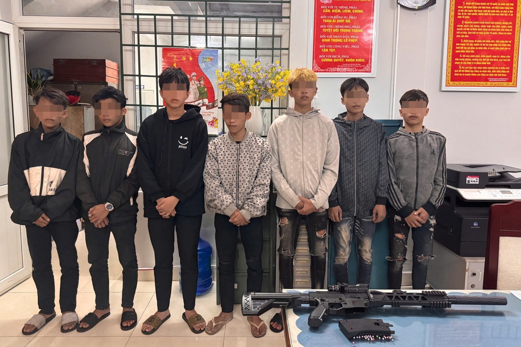 Triệu tập nhóm thanh, thiếu niên dùng súng nhựa đánh nhau ở Nha Trang - 1 Triệu tập nhóm thanh, thiếu niên dùng súng nhựa đánh nhau ở Nha Trang - 1