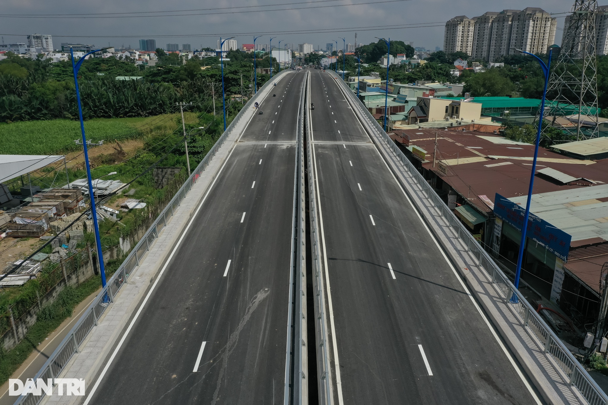 View - Cây cầu hơn 700 tỷ đồng ở TP Thủ Đức trước ngày thông xe | Báo Dân trí