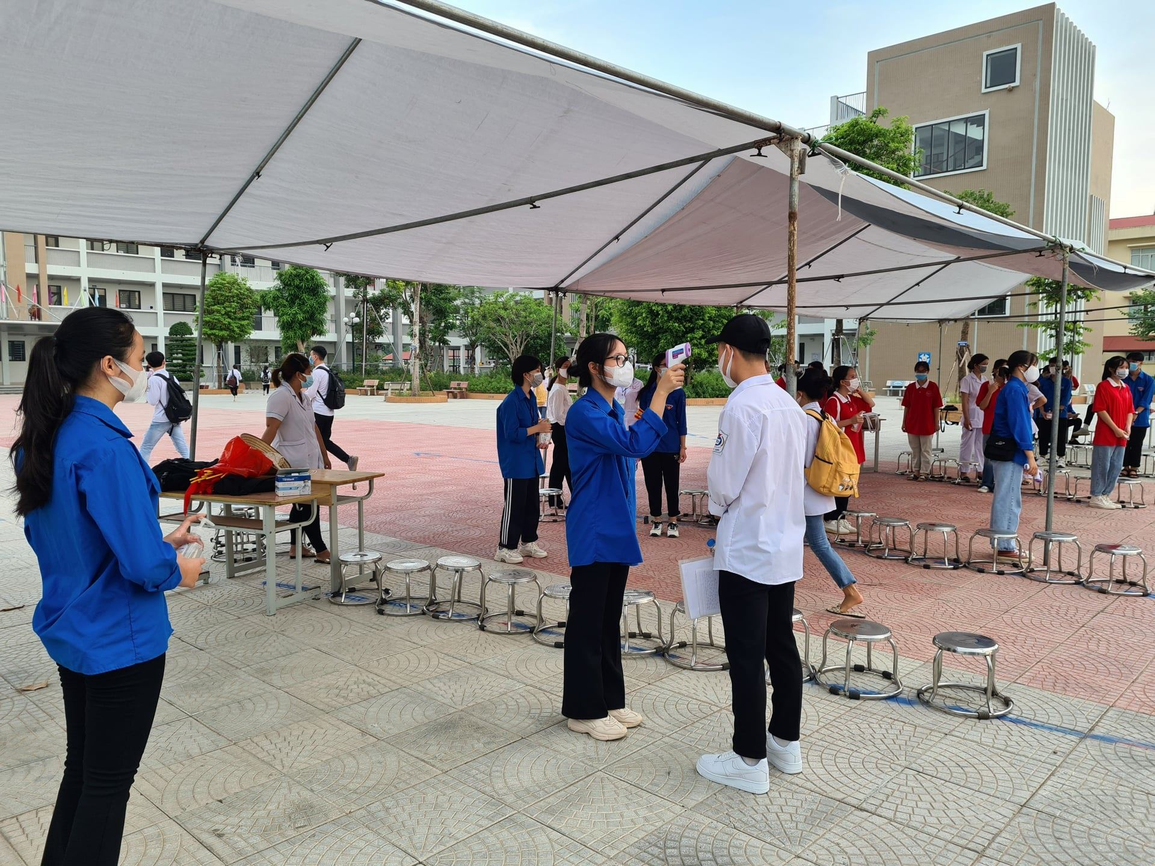 Tuyển sinh vào lớp 10: Phụ huynh Hà Nội tranh luận về môn thi thứ tư - 2 Tuyển sinh vào lớp 10: Phụ huynh Hà Nội tranh luận về môn thi thứ tư - 2