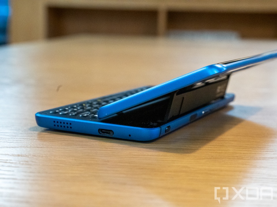 Độc đáo chiếc smartphone được cài đặt đồng thời 3 nền tảng khác nhau - 3 Độc đáo chiếc smartphone được cài đặt đồng thời 3 nền tảng khác nhau - 3