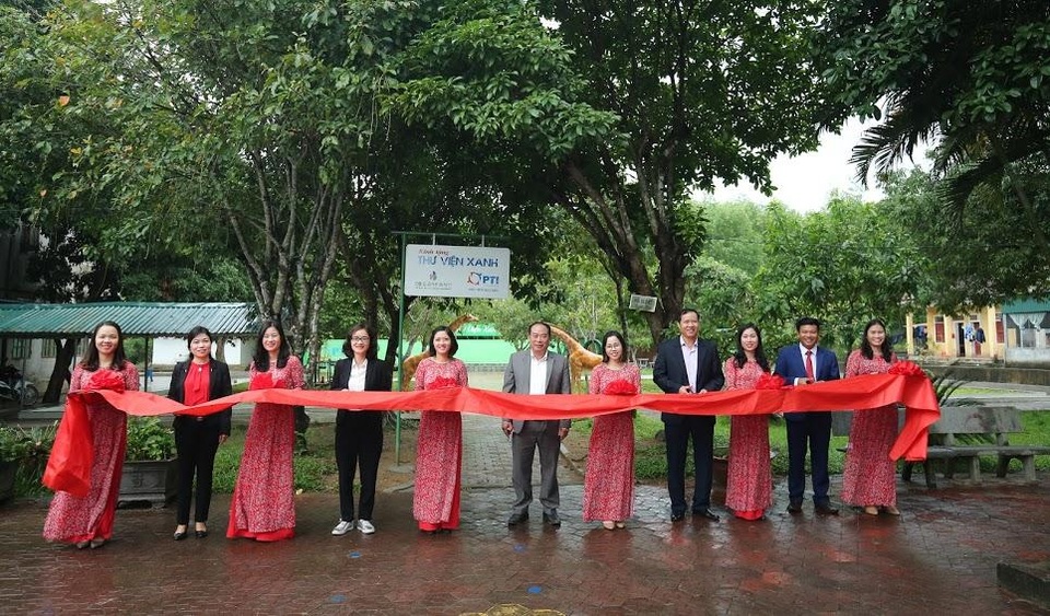 PTI trao tặng thư viện xanh cho trường Tiểu học Kỳ Lâm, Hà Tĩnh - 2 PTI trao tặng thư viện xanh cho trường Tiểu học Kỳ Lâm, Hà Tĩnh - 2