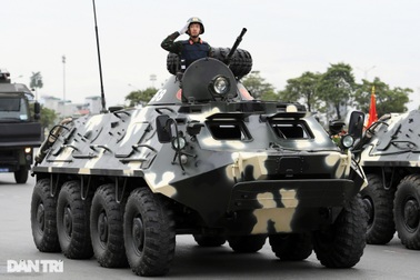 Dàn khí tài đặc chủng tham gia diễn tập bảo vệ Đại hội Đảng toàn quốc