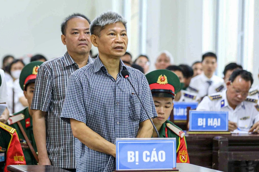 Cựu Tư lệnh Cảnh sát biển Nguyễn Văn Sơn bị đề nghị hơn 16 năm tù - 1 Cựu Tư lệnh Cảnh sát biển Nguyễn Văn Sơn bị đề nghị hơn 16 năm tù - 1