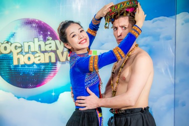 Khoảnh khắc đáng yêu của nàng “Mị” Chi Pu trong hậu trường