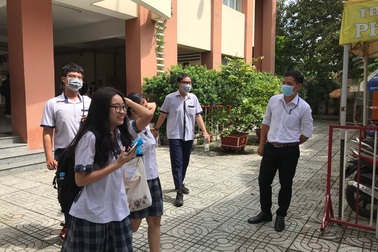 Thí sinh cả nước nói gì về đề nghị luận văn học "gây hứng thú"?