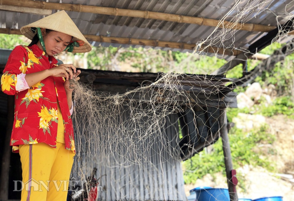 Kiên Giang: Lạ lùng nghề gỡ rối ở quần đảo Nam Du, già trẻ đều làm được - 4 Kiên Giang: Lạ lùng nghề gỡ rối ở quần đảo Nam Du, già trẻ đều làm được - 4