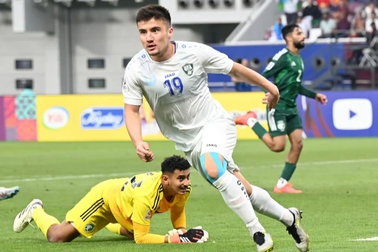 Hạ gục ĐKVĐ Saudi Arabia, Uzbekistan tranh vé dự Olympic với Indonesia