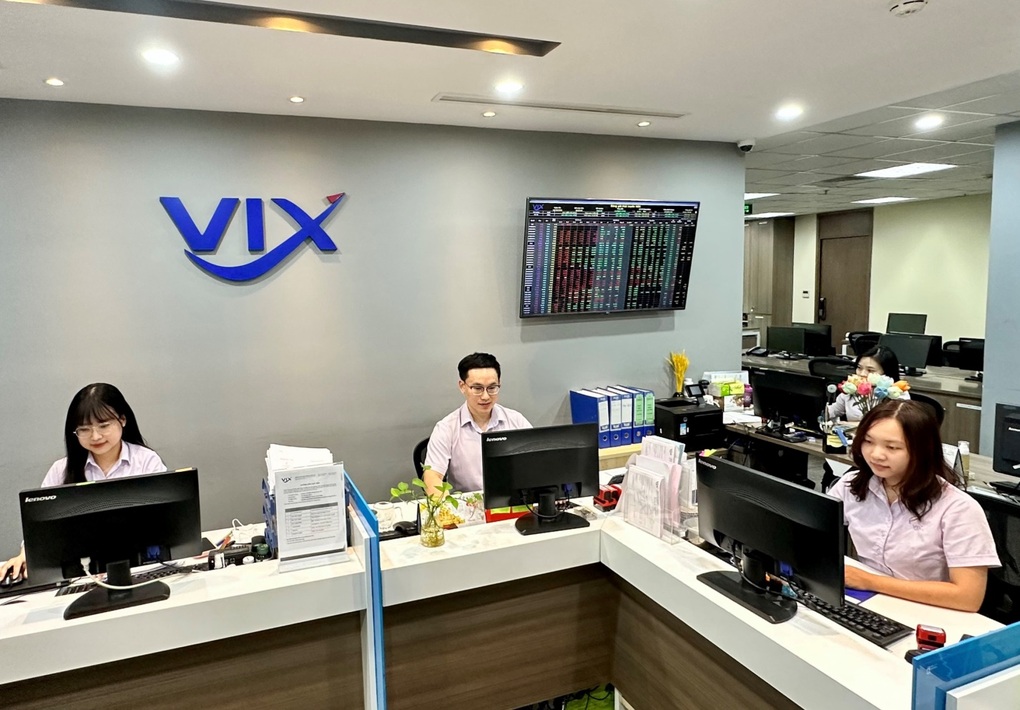 Bà Nguyễn Thị Tuyết giữ chức Chủ tịch Hội đồng quản trị Chứng khoán VIX - 1 Bà Nguyễn Thị Tuyết giữ chức Chủ tịch Hội đồng quản trị Chứng khoán VIX - 1
