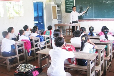 Thưởng Tết giáo viên bịch đường, bột ngọt