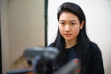 Cài định danh điện tử, nữ sinh kỳ vọng "ra đường không cần mang giấy tờ"