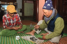 Mong ước hồi sinh nghề gốm của già làng trên dãy Trường Sơn