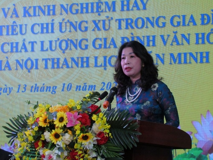 Bà Trần Thị Vân Anh, Phó Giám đốc Sở Văn hóa và Thể thao Hà Nội chủ trì tọa đàm