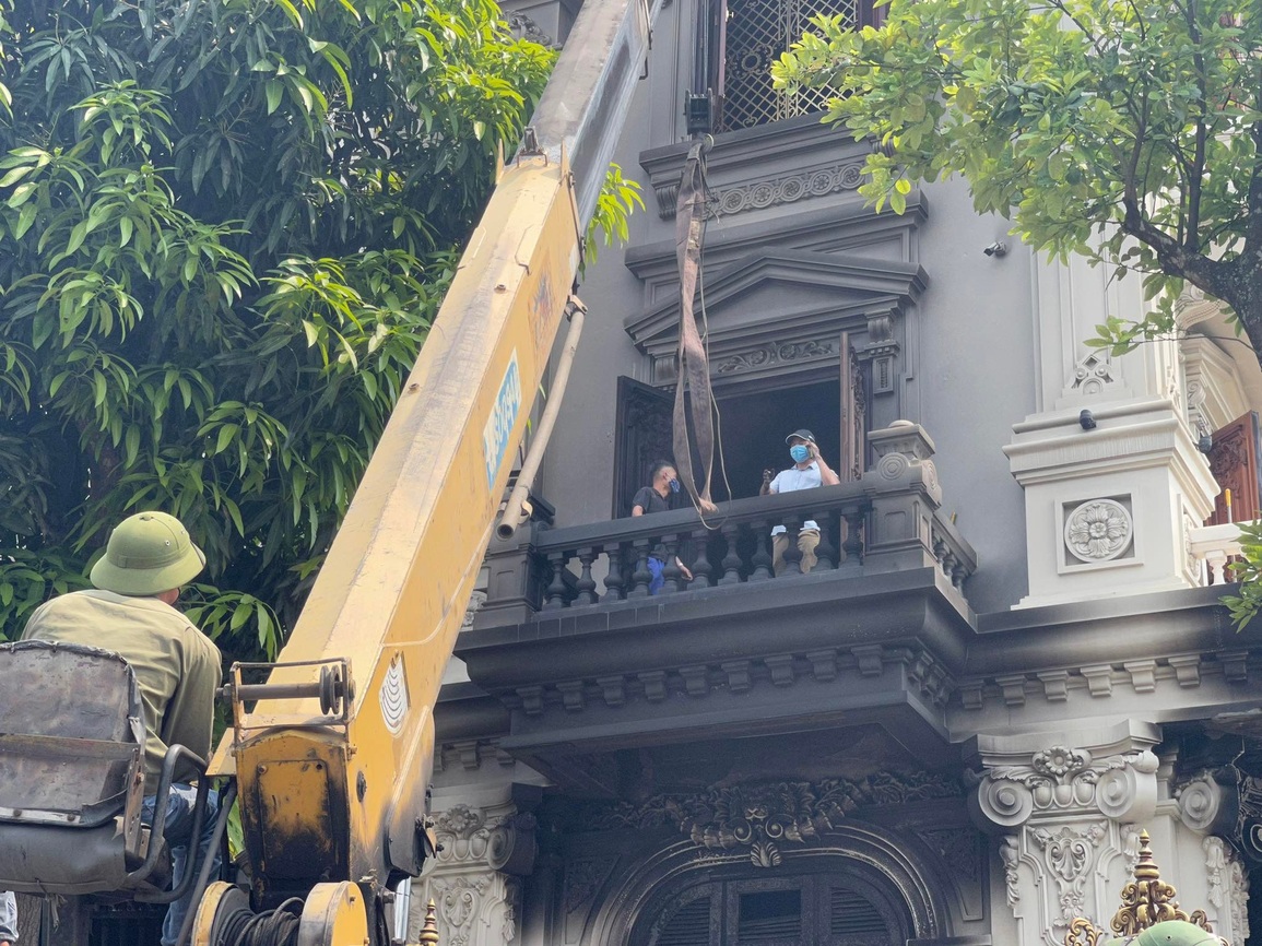 Vụ cháy biệt thự trăm tỷ của đại gia đất mỏ: Nữ chủ nhân tử vong - 1 Vụ cháy biệt thự trăm tỷ của đại gia đất mỏ: Nữ chủ nhân tử vong - 1