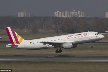  Máy bay Germanwings hạ cánh khẩn cấp tại Ý
