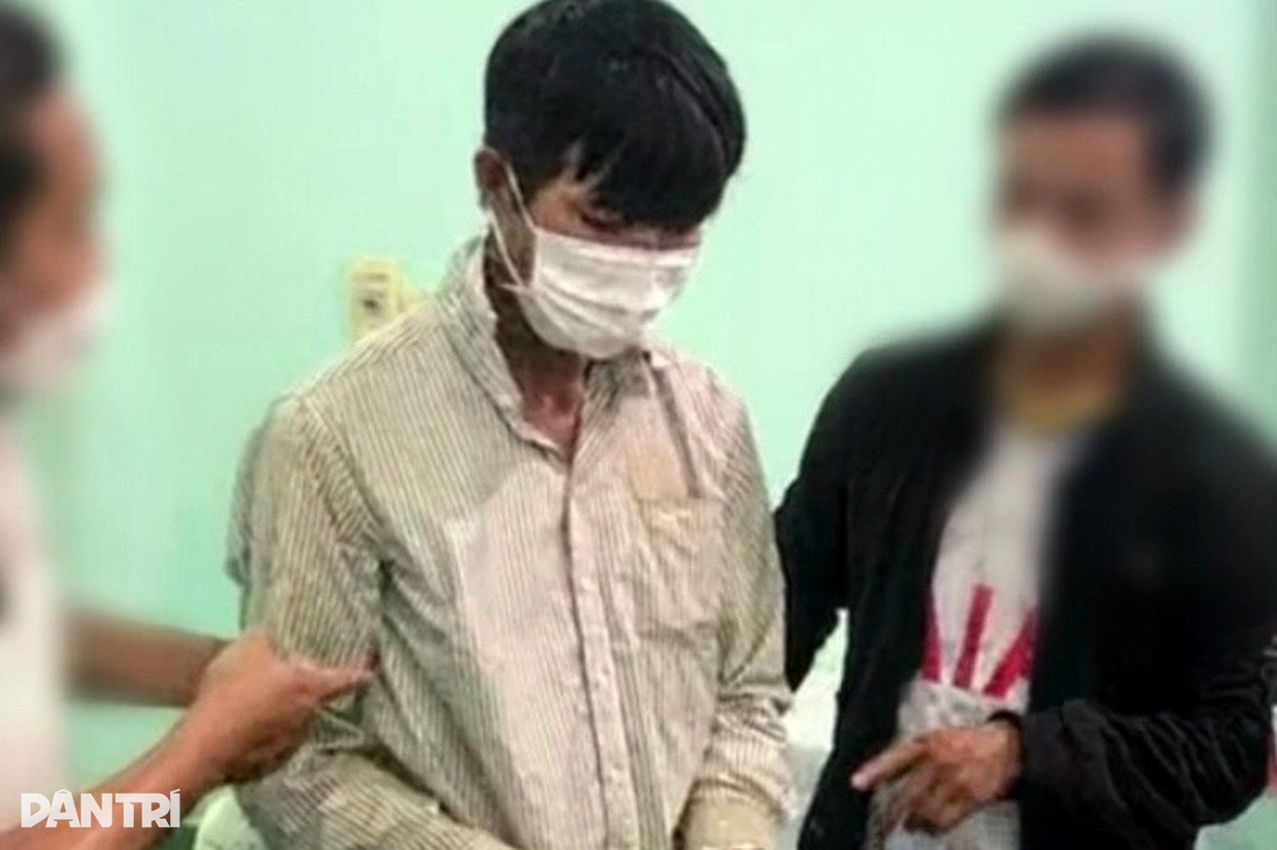 Con nghiện giấu ma túy trong hậu môn - 1 Con nghiện giấu ma túy trong hậu môn - 1