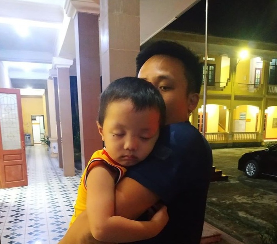 Lộ mặt nữ quái bắt cóc bé 2 tuổi ở Bắc Ninh đưa về Tuyên Quang - 5 Lộ mặt nữ quái bắt cóc bé 2 tuổi ở Bắc Ninh đưa về Tuyên Quang - 5