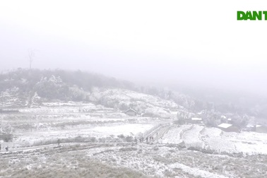 Tuyết rơi phủ trắng Y Tý nhìn từ camera bay