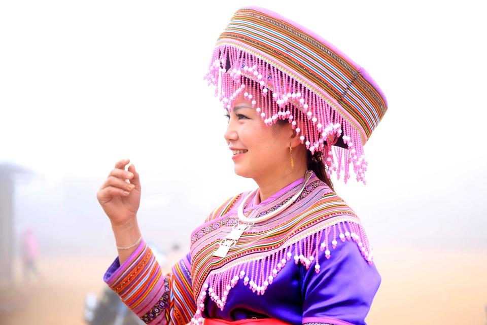 Lên biên giới xem thiếu nữ Mông xinh đẹp ném pao ngày Xuân - 9 Lên biên giới xem thiếu nữ Mông xinh đẹp ném pao ngày Xuân - 9
