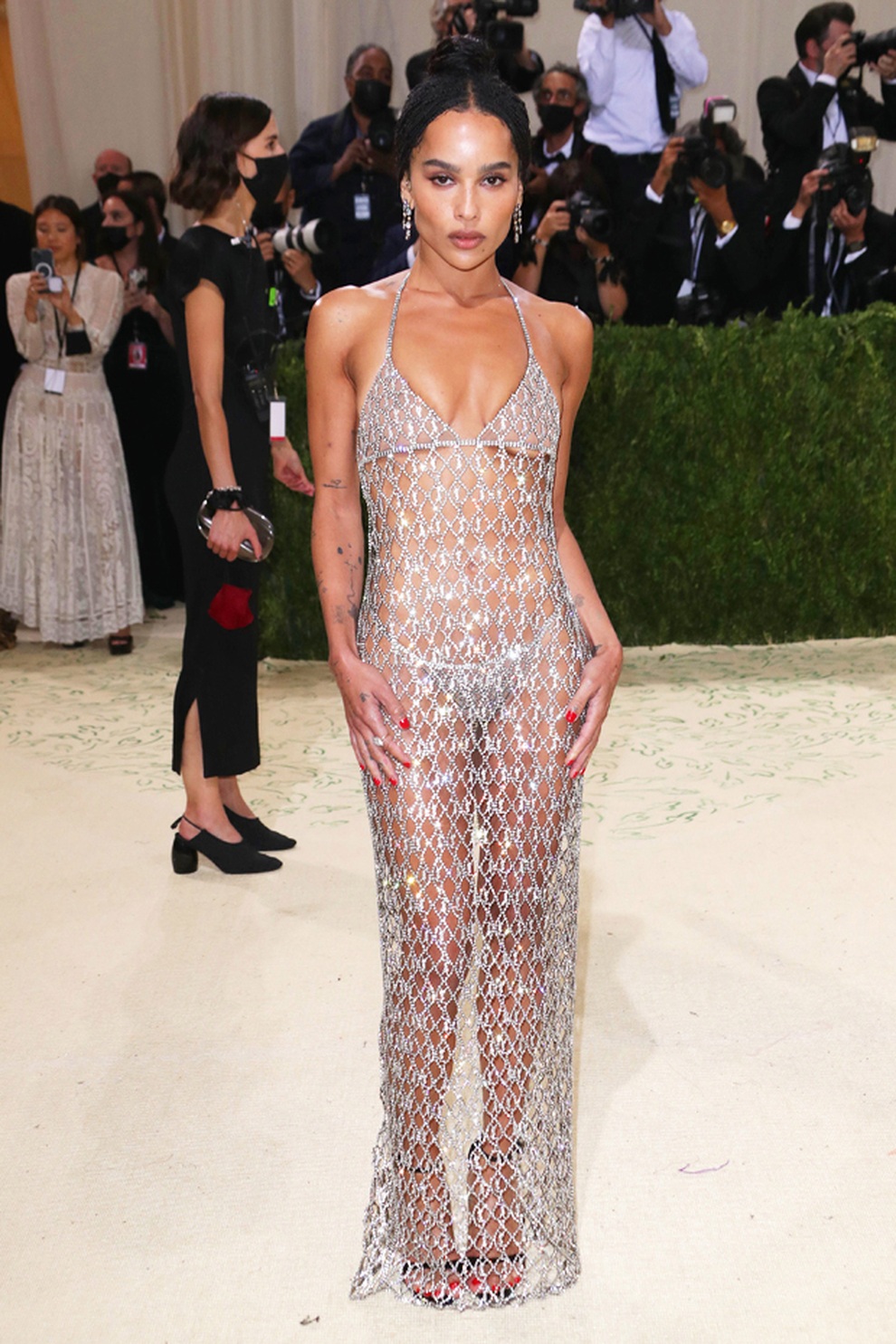 Choáng ngợp với loạt trang phục ấn tượng của mỹ nhân dự MET gala 2021 - 53 Choáng ngợp với loạt trang phục ấn tượng của mỹ nhân dự MET gala 2021 - 53